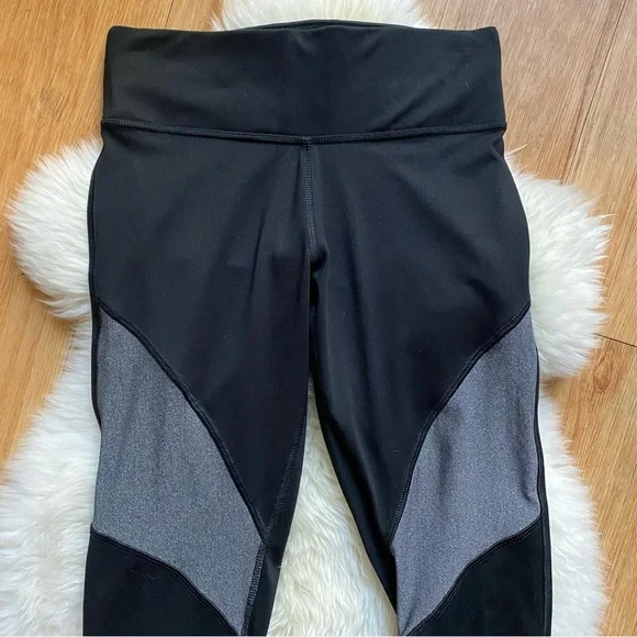 VS PINK Ultimate Black and Gray Color Block Leggings XS - Picture 3 of 7